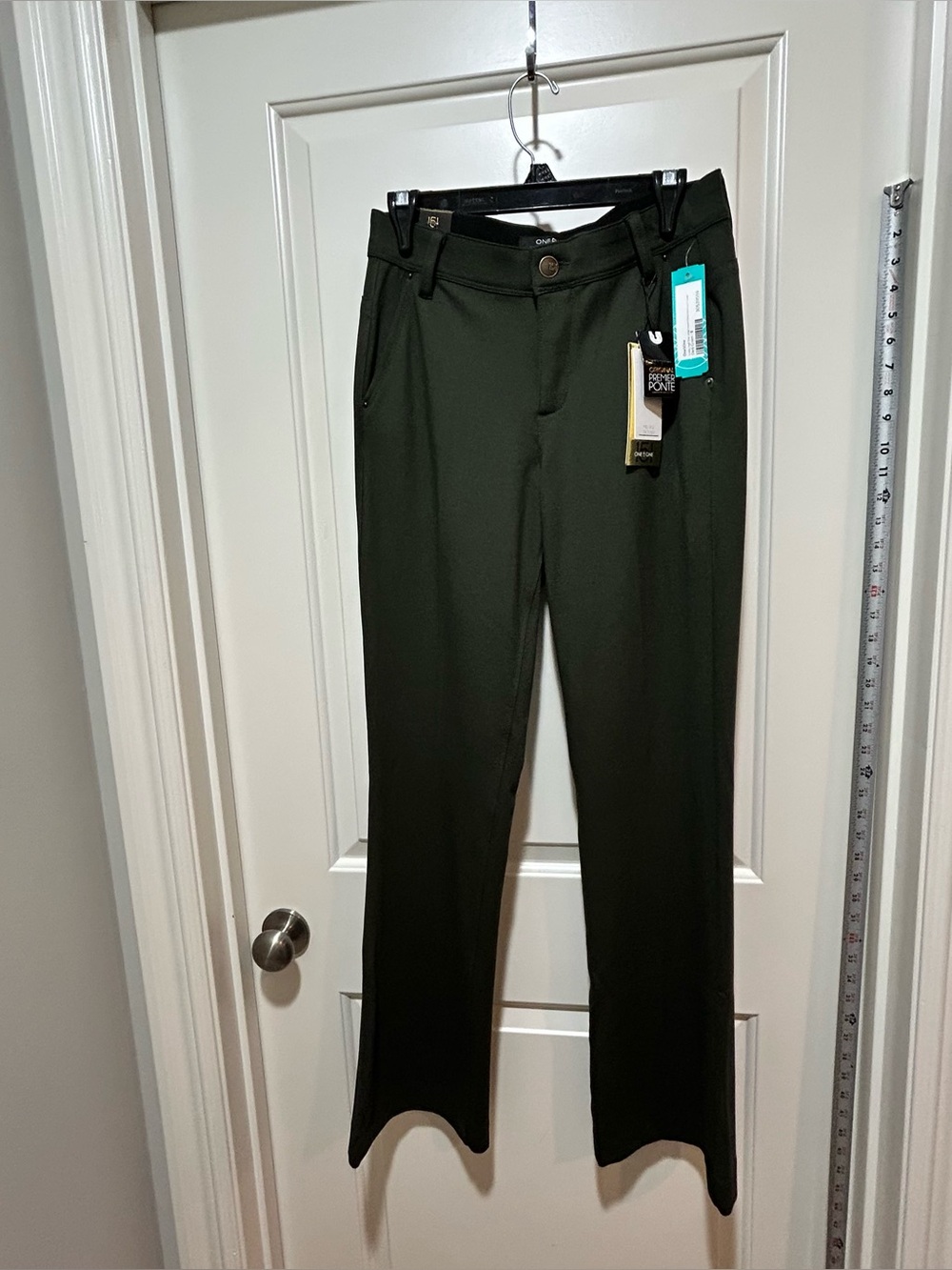 151 One Five One women’s size 8/29”Premier Dark Green HighRise Ponte Trouser NWT